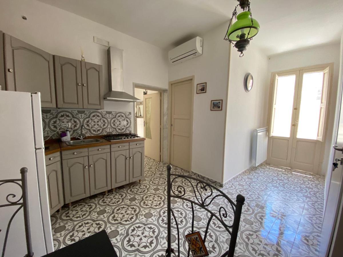 Fiori Catene Tra Le Torri Conversano Kültér fotó