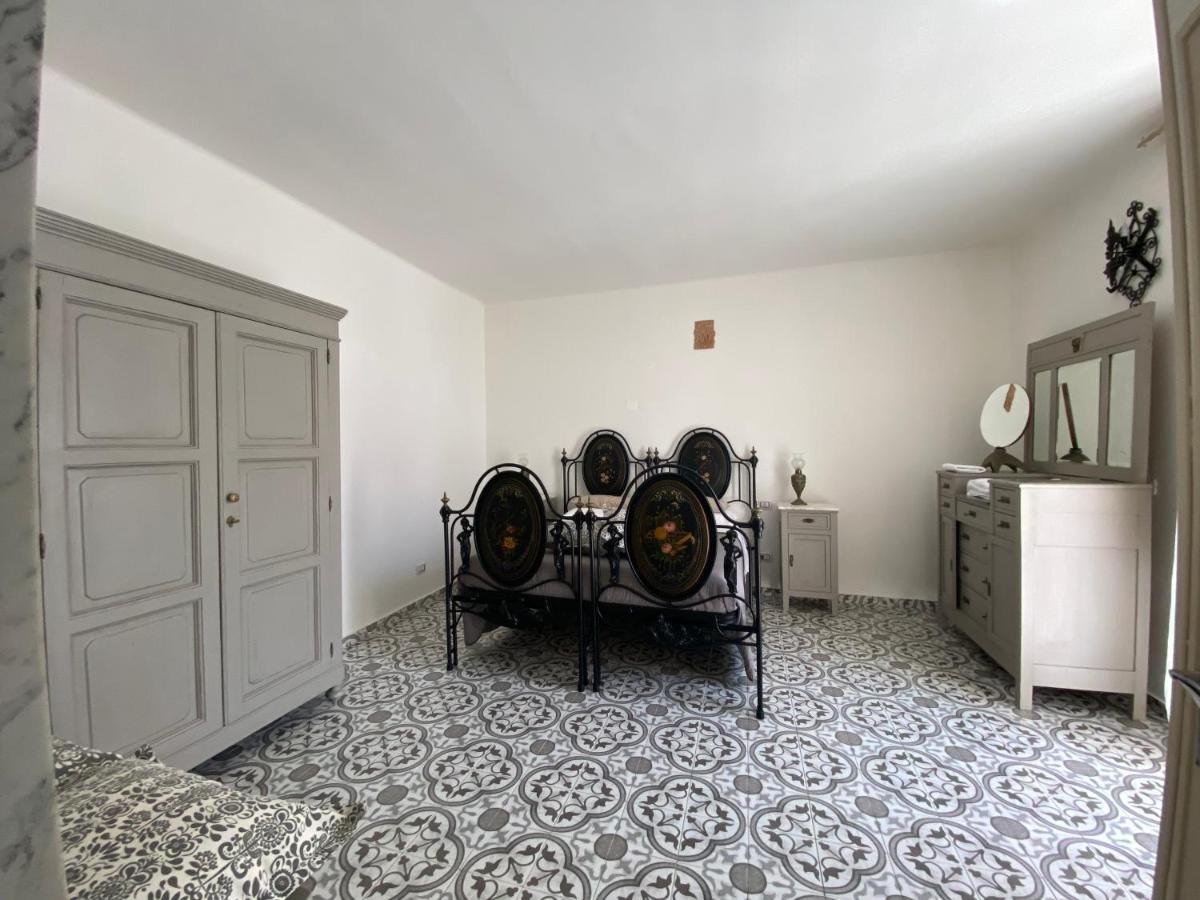 Fiori Catene Tra Le Torri Conversano Kültér fotó