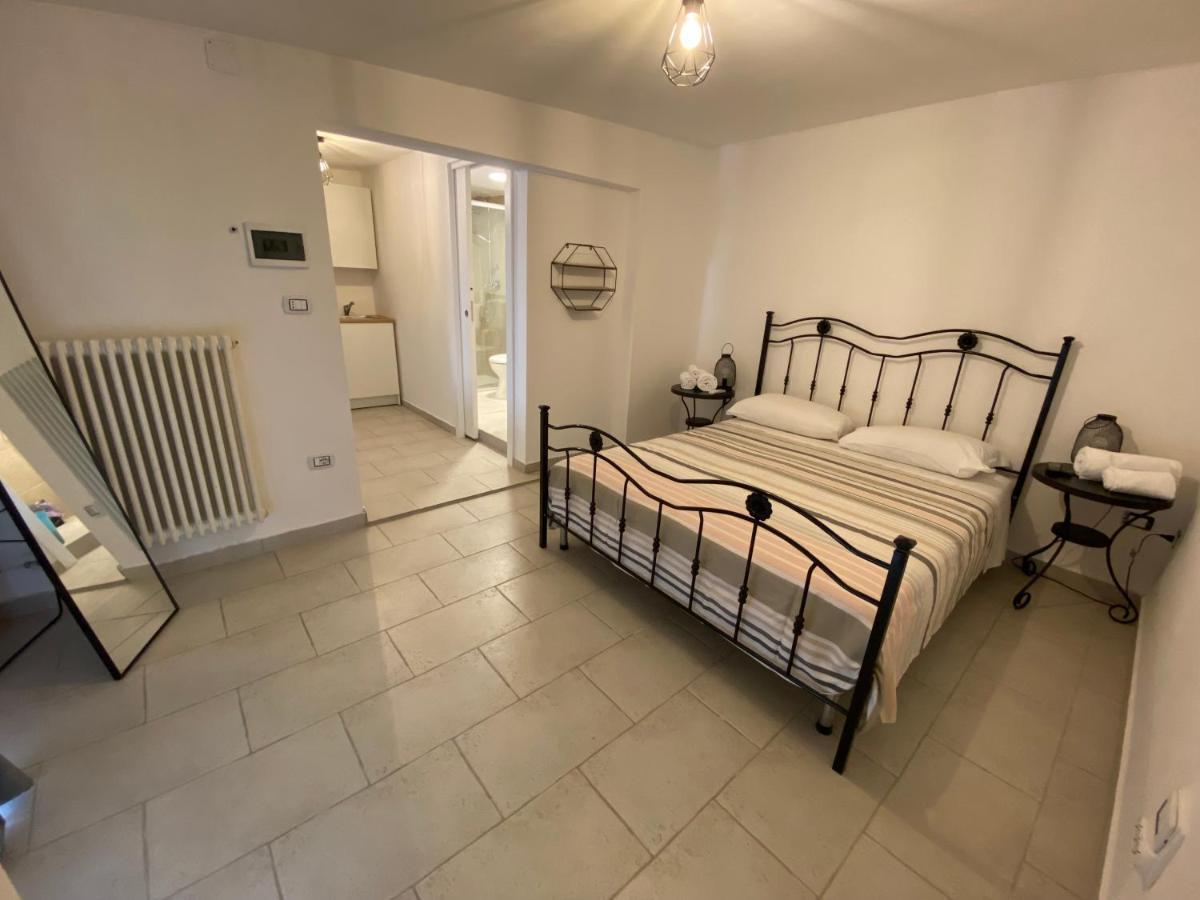 Fiori Catene Tra Le Torri Conversano Kültér fotó