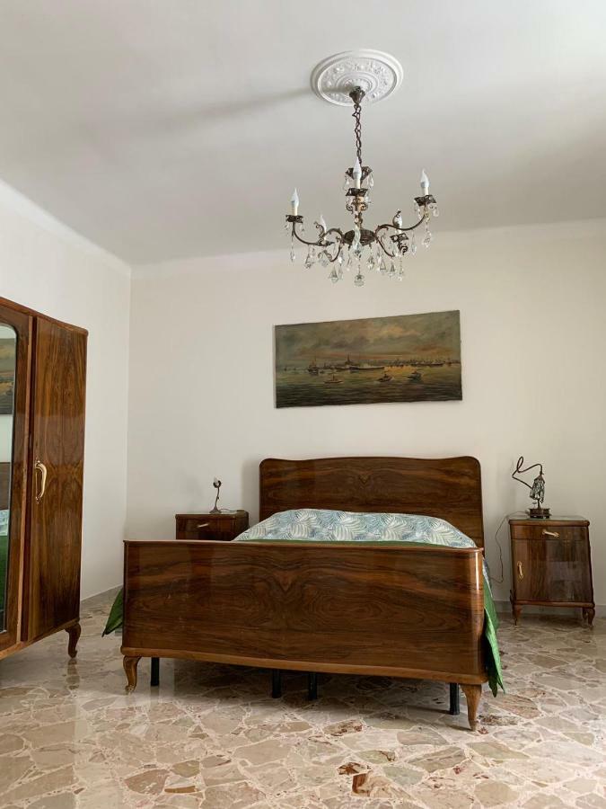 Fiori Catene Tra Le Torri Conversano Kültér fotó