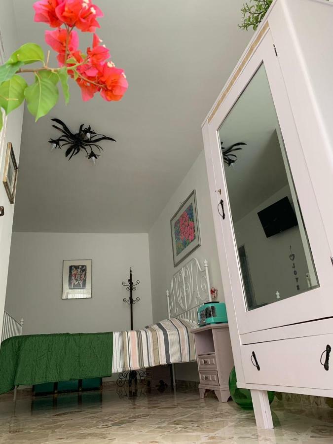 Fiori Catene Tra Le Torri Conversano Kültér fotó